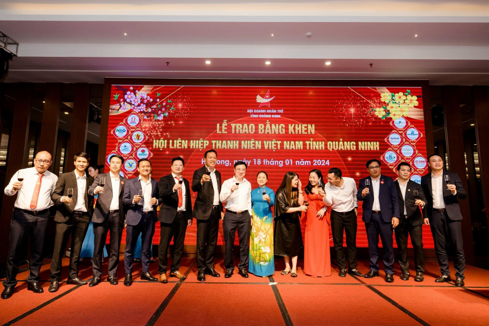 Gala Dinner Tổng kết Hội Doanh nhân trẻ Quảng Ninh năm 2023 chào xuân Giáp Thìn năm 2024